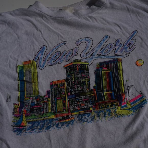 Vintage 90s Neon Graphic New York City Tourist Tee - Picture 5 of 8